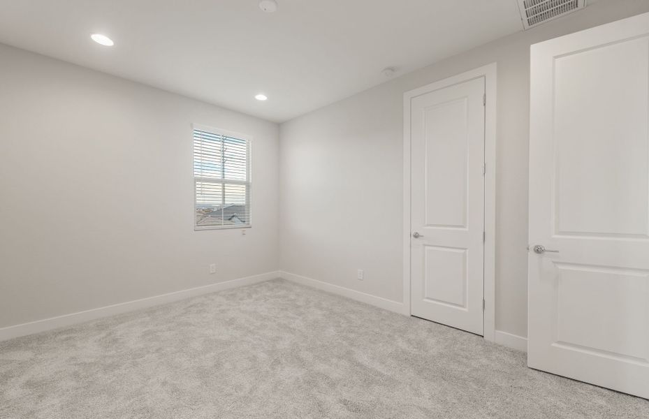 Spacious, unfurnished interior of a new home in Jorde Farms, Queen Creek (Image 19). Spacious, unfurnished interior of a new home in Jorde Farms, Queen Creek (Image 19).