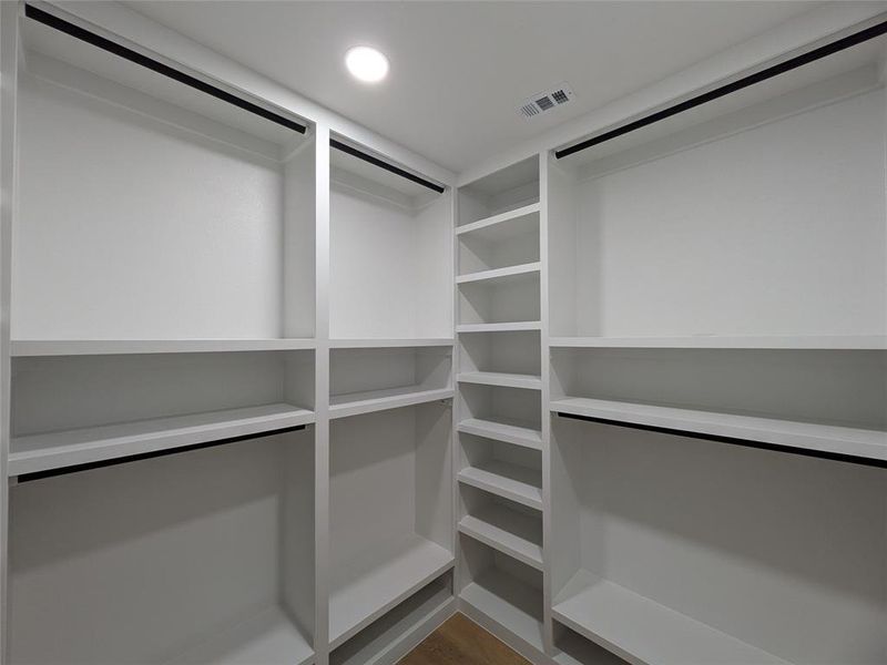 Image 36 of a home in .