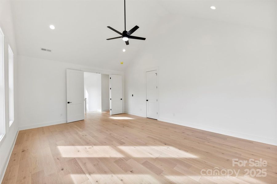 Spacious, unfurnished interior of a new home in , Belmont (Image 23).