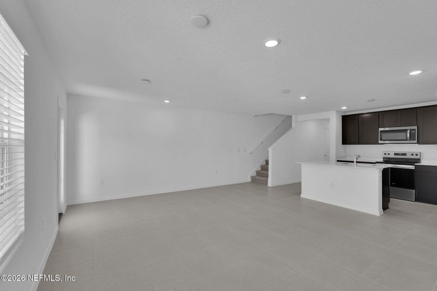 Spacious, unfurnished interior of a new home in , Jacksonville (Image 16).