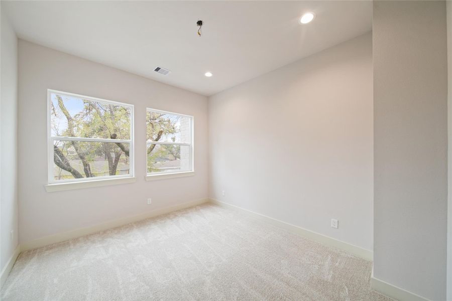 Spacious, unfurnished interior of a new home in , Houston (Image 23).