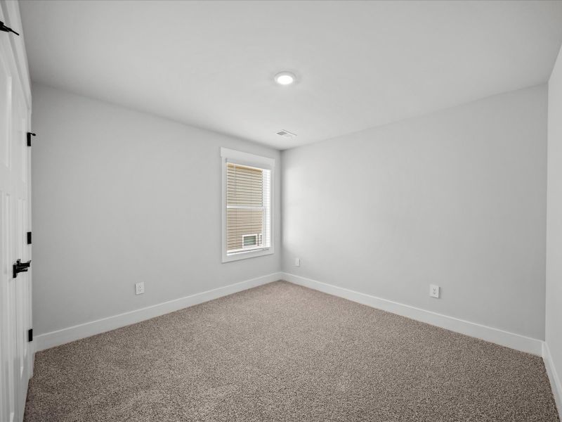 Spacious, unfurnished interior of a new home in Wexford Park, Fountain Inn (Image 20).