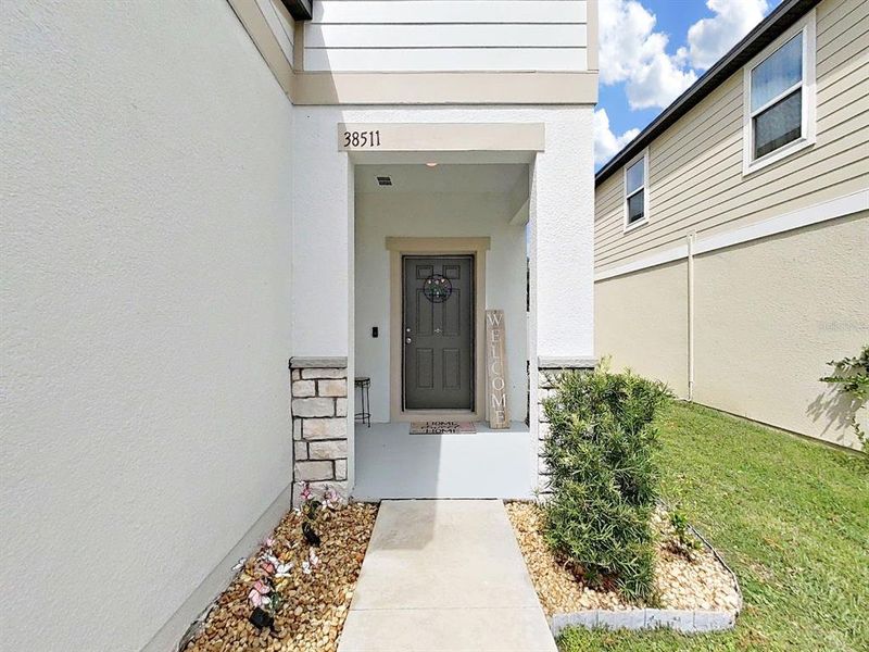 Exterior details and patio area of a home in Clinton Corner, Dade City (Image 1).