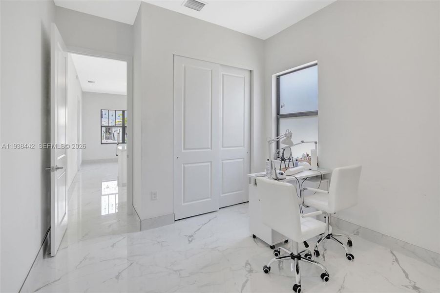 Furnished interior view inside a new home in , Miramar (Image 14).