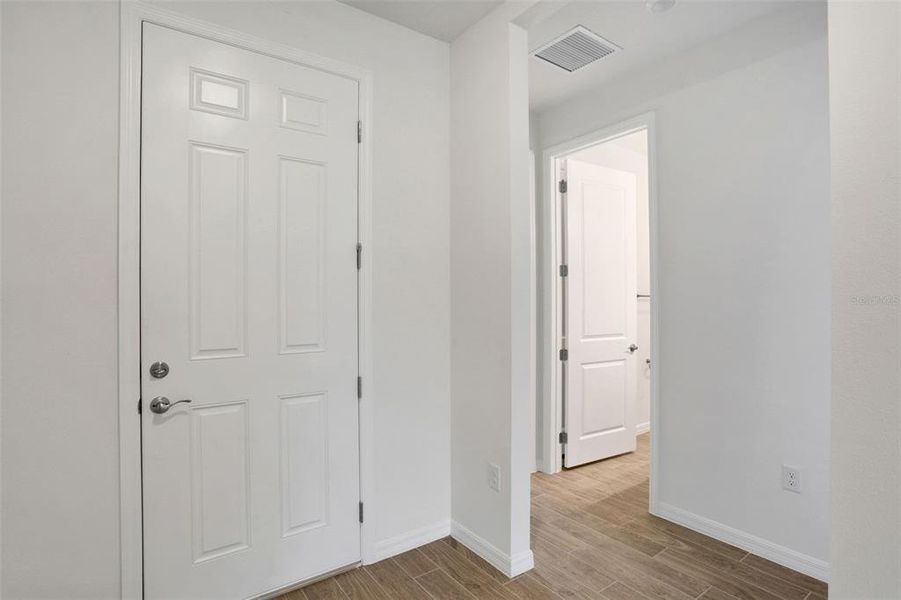 Spacious, unfurnished interior of a new home in Angeline, Land O' Lakes (Image 32).