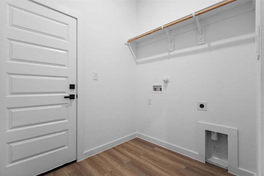 Spacious, unfurnished interior of a new home in , Quinlan (Image 19).