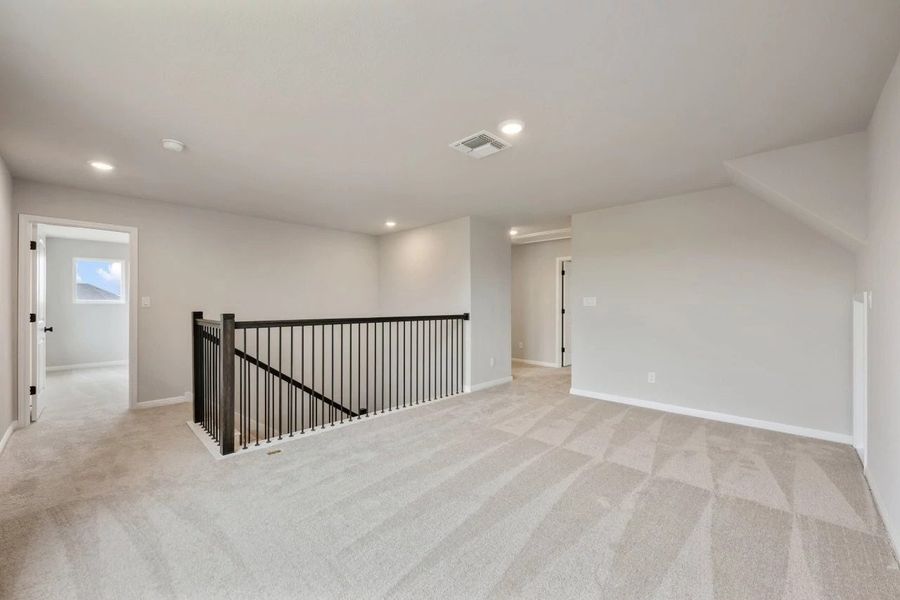 Spacious, unfurnished interior of a new home in Berry Creek Highlands, Georgetown (Image 44).