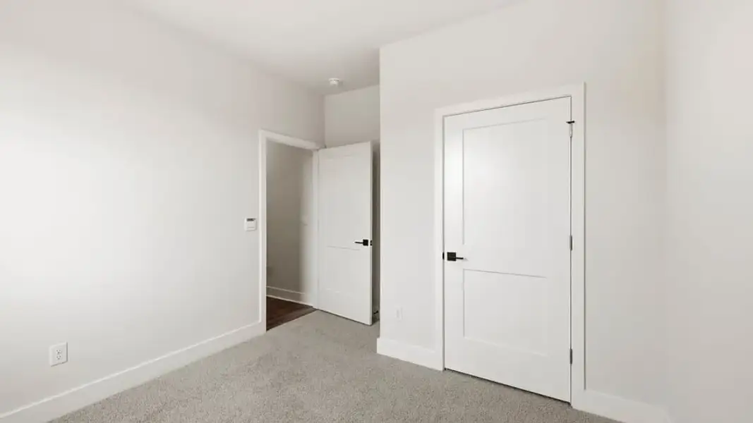 Spacious, unfurnished interior of a new home in Spring Ridge Reserve, Anderson (Image 27).
