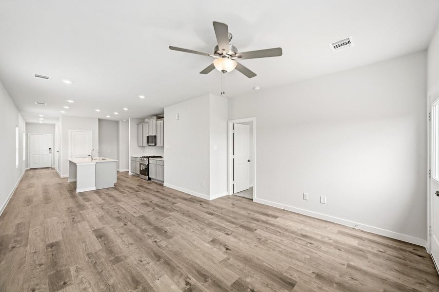 Spacious, unfurnished interior of a new home in The Villages at Westpointe, Dayton (Image 15).