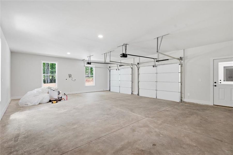 Spacious, unfurnished interior of a new home in , Marietta (Image 32).