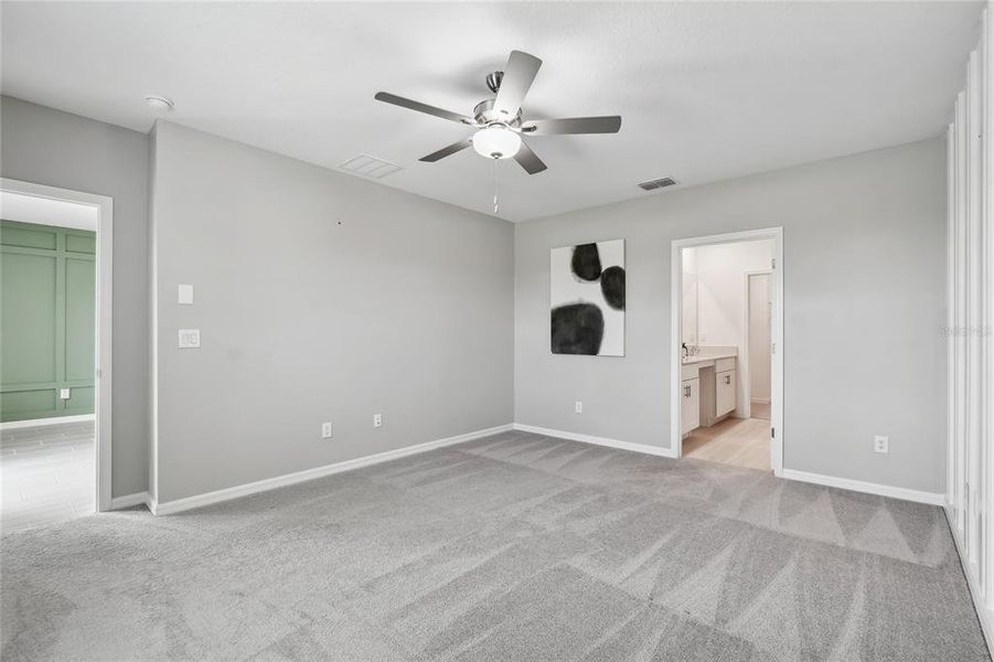 Spacious, unfurnished interior of a new home in , San Antonio (Image 37).