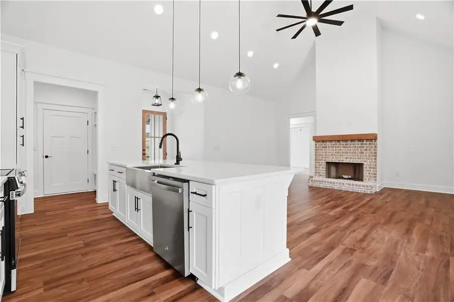 Furnished interior view inside a new home in , Jasper (Image 5).