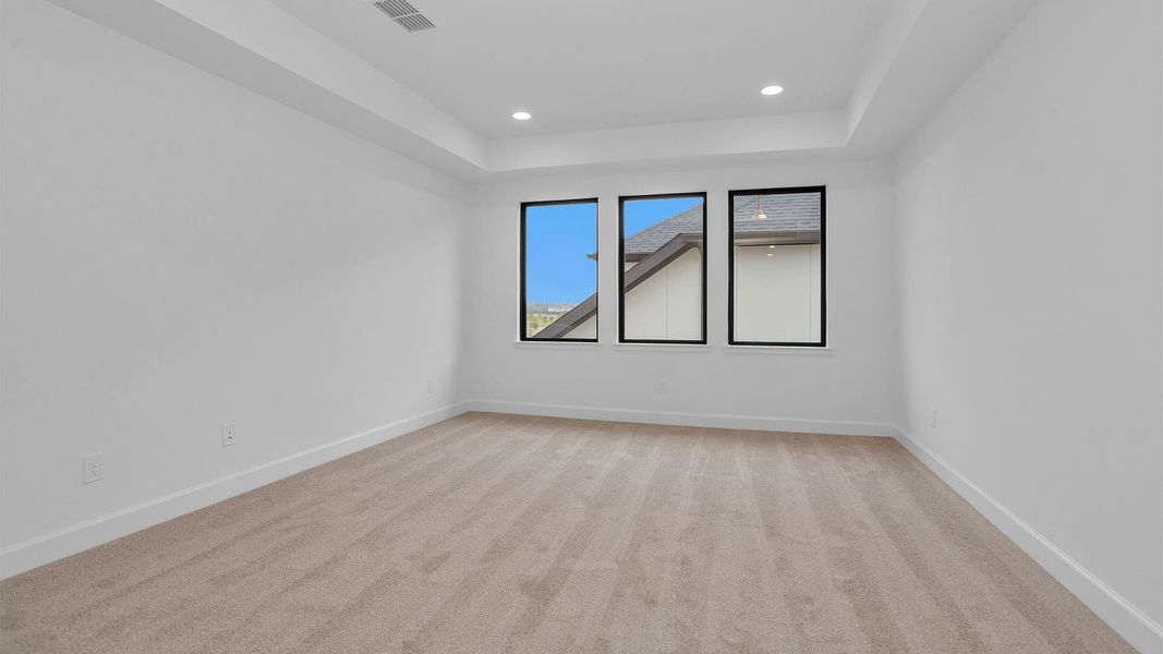 Spacious, unfurnished interior of a new home in Katy Court, Katy (Image 15).