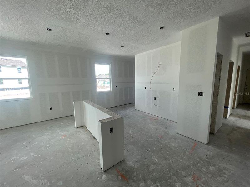 Spacious, unfurnished interior of a new home in Palm Series at Seminole Palms, Palm Coast (Image 25).
