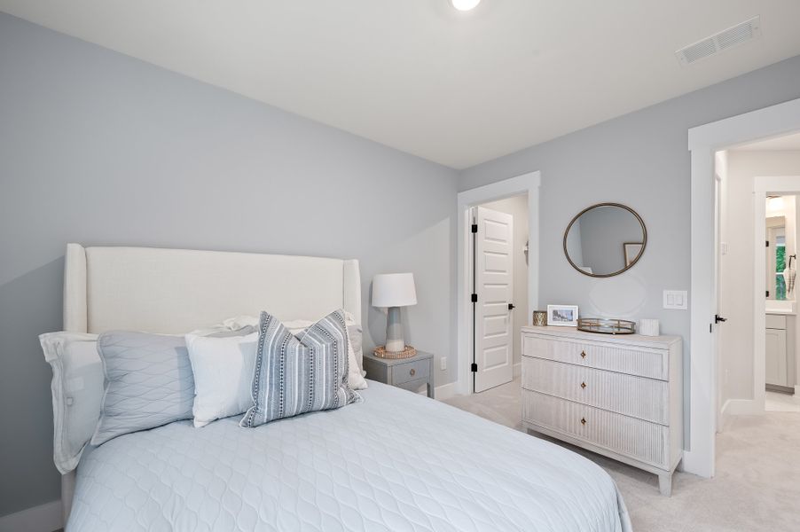 Representative furnished interior of a home built from the Foster II by Hunter Quinn Homes in Windward Townes, Goose Creek (Image 30).