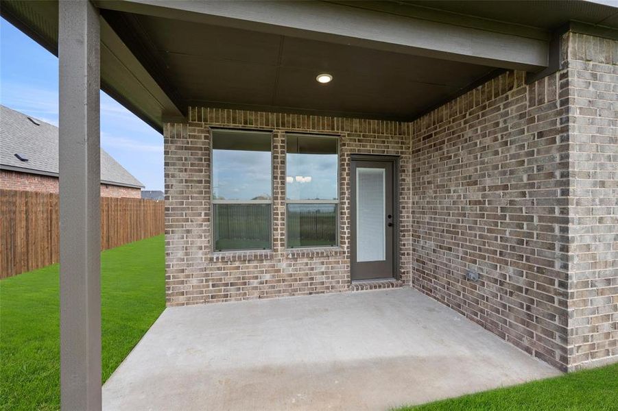 910 Meadow View Patio1