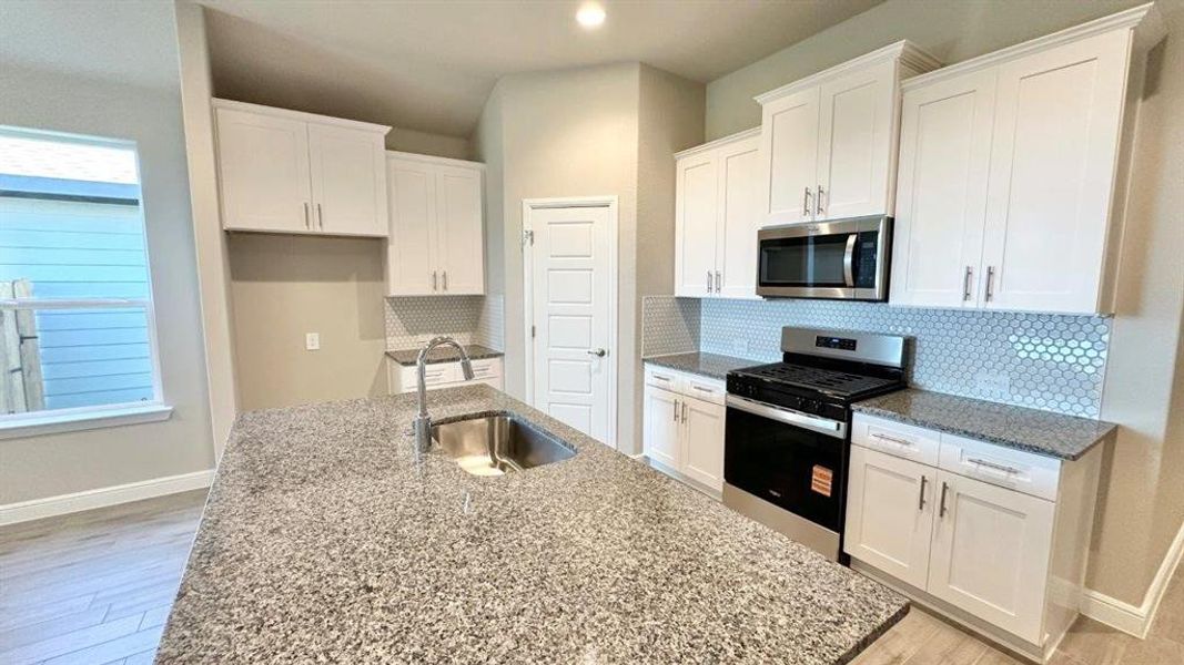 Furnished interior view inside a new home in Rock Creek Ranch, Fort Worth (Image 7). Furnished interior view inside a new home in Rock Creek Ranch, Fort Worth (Image 7).