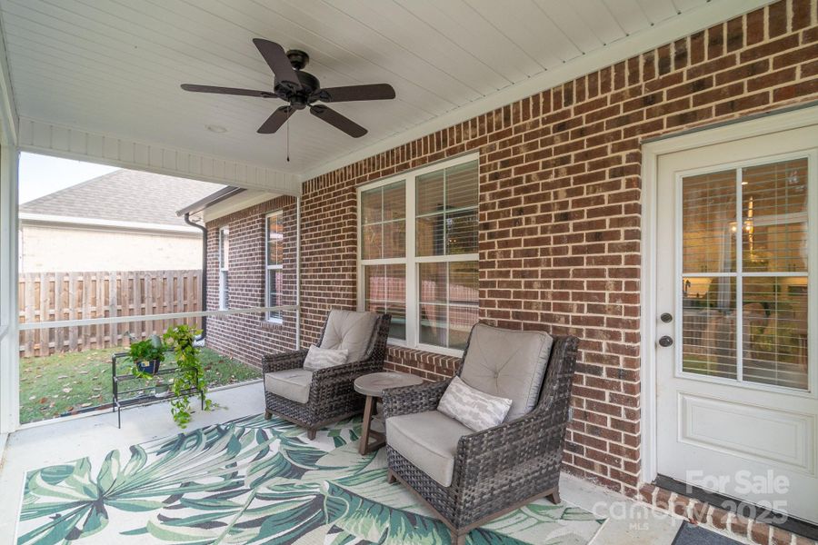 Exterior details and patio area of a home in , Florence (Image 21).