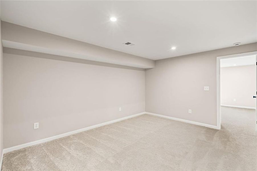 Spacious, unfurnished interior of a new home in Villas at Gold Creek, Dawsonville (Image 36).