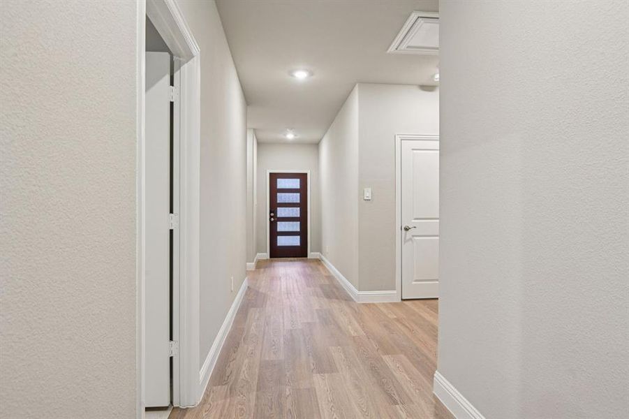 Spacious, unfurnished interior of a new home in Lakehaven - Signature Series, Farmersville (Image 32).