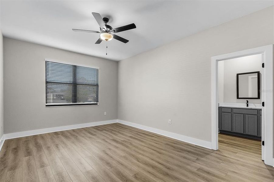 Spacious, unfurnished interior of a new home in , Port Charlotte (Image 12).