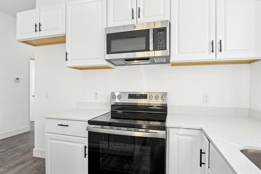 Furnished interior view inside a new home in , Granbury (Image 12).