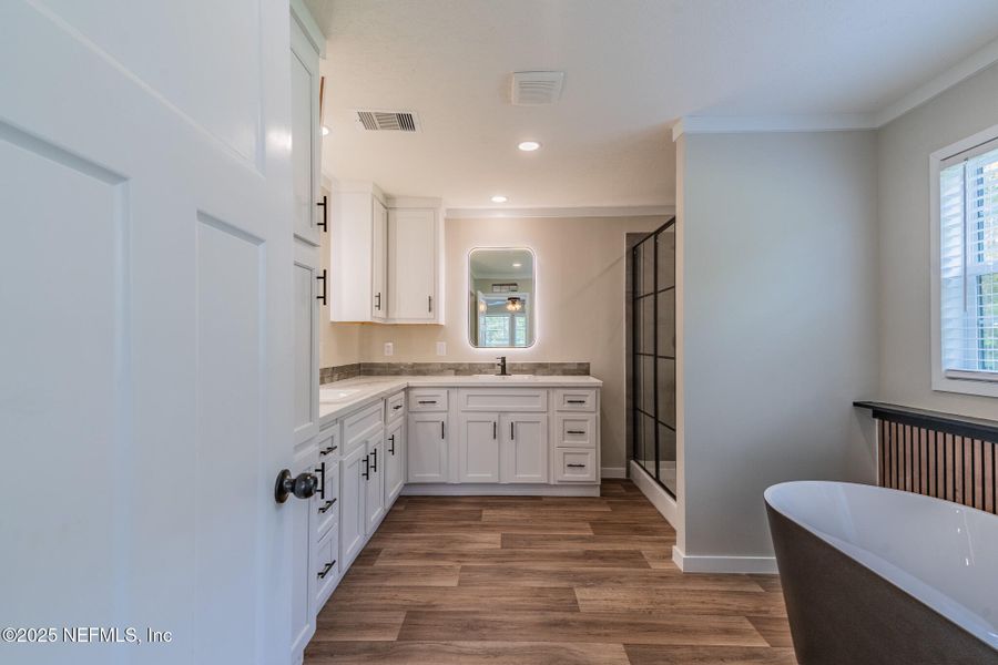Furnished interior view inside a new home in , Callahan (Image 7).