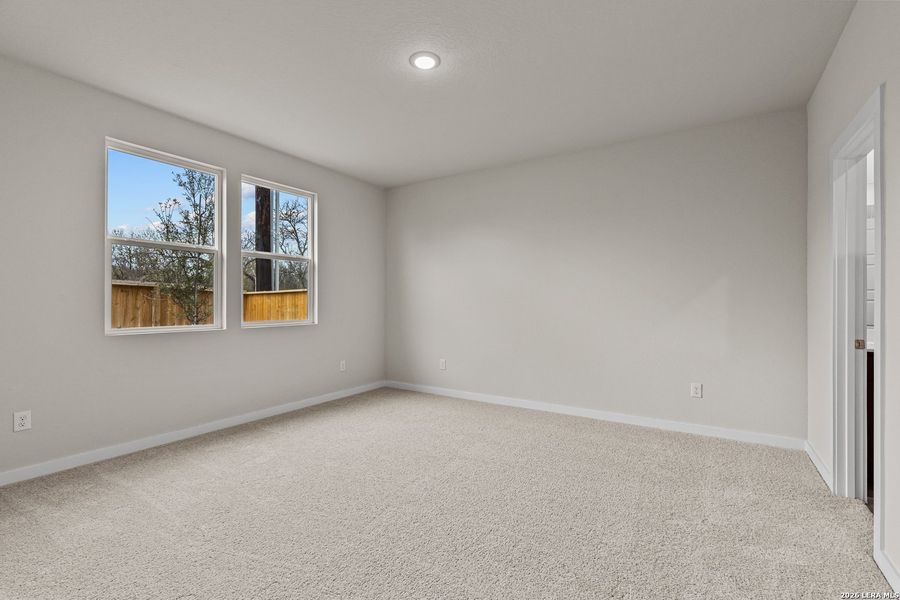 Spacious, unfurnished interior of a new home in Park Place, New Braunfels (Image 11).