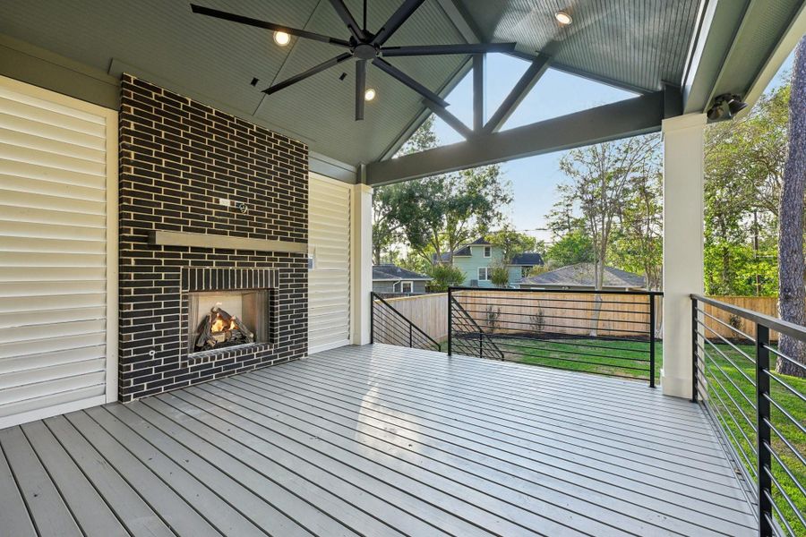 Exterior details and patio area of a home in , Houston (Image 27).