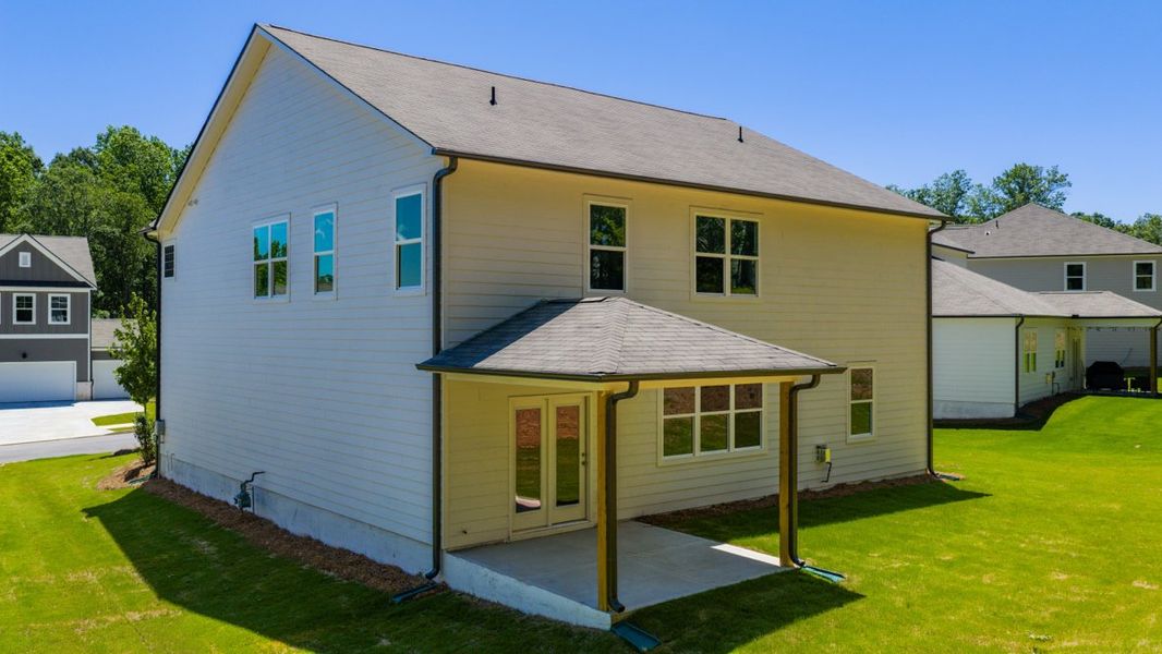 Representative exterior details of a home built from the HALTON by D.R. Horton in Falcon Landing, Gainesville (Image 3).
