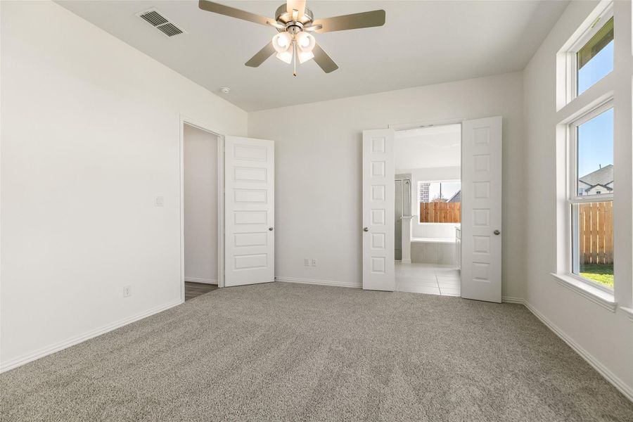 Spacious, unfurnished interior of a new home in Katy Lakes, Katy (Image 13). Spacious, unfurnished interior of a new home in Katy Lakes, Katy (Image 13).