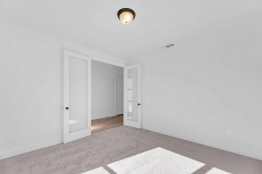 Spacious, unfurnished interior of a new home in Nolina, Georgetown (Image 25).