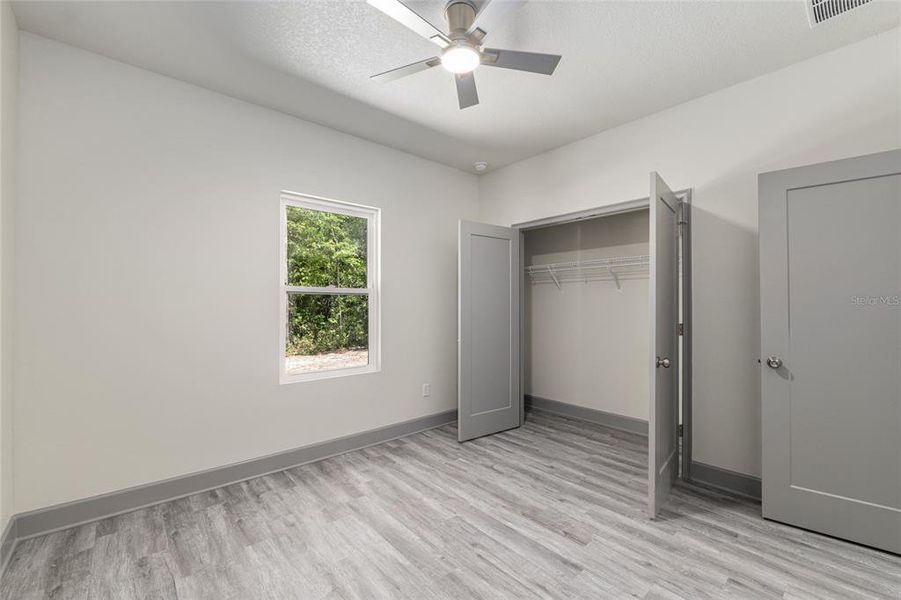 Spacious, unfurnished interior of a new home in , Fort White (Image 24).