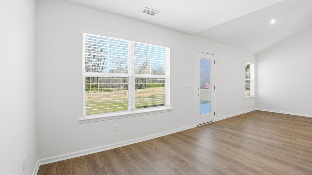 Spacious, unfurnished interior of a new home in Stillwater, Tullahoma (Image 14).