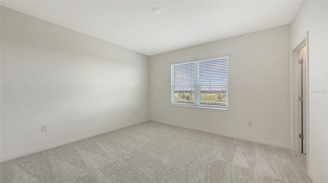 Spacious, unfurnished interior of a new home in Palm Grove, Bradenton (Image 29).