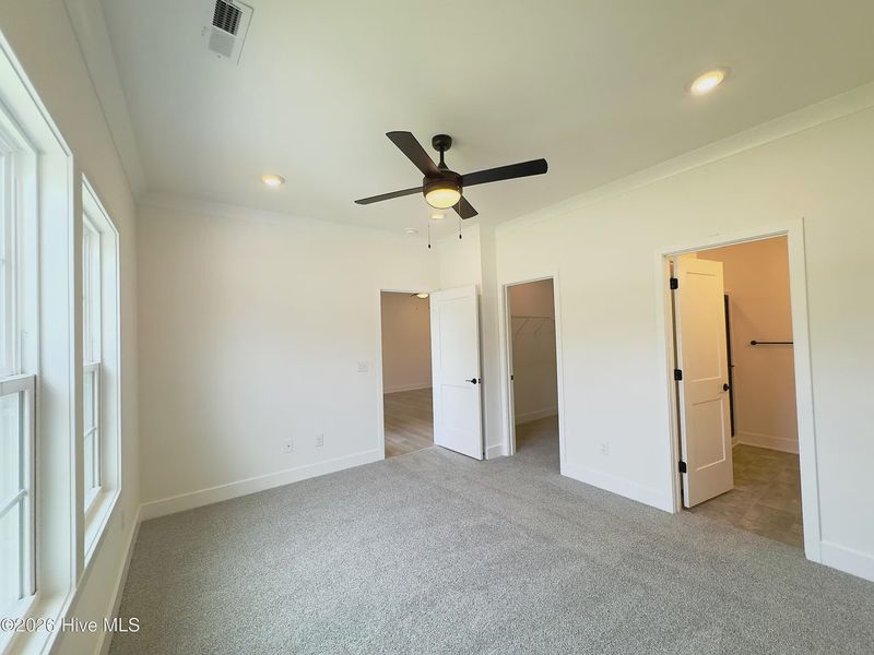 Spacious, unfurnished interior of a new home in Autumn Trail, Bolivia (Image 22).