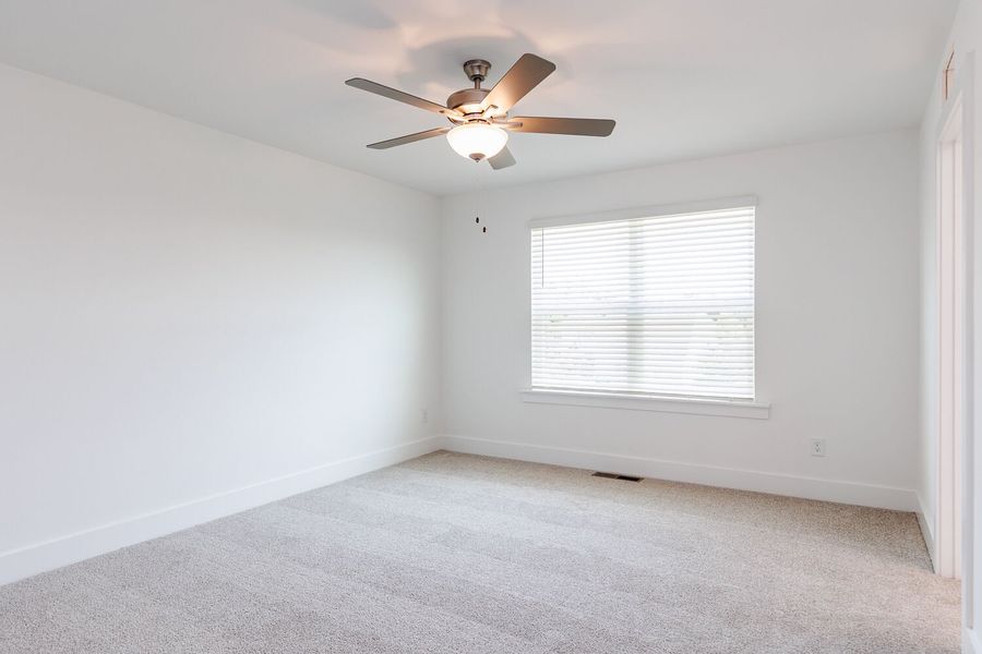 Spacious, unfurnished interior of a new home in Vaughan Farms, Angier (Image 24).