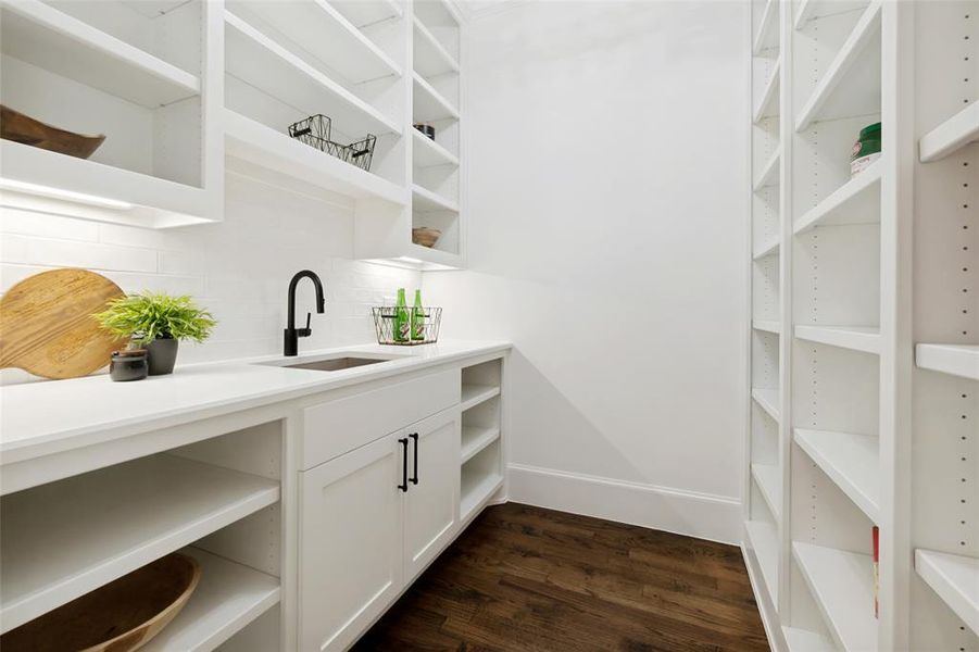 Furnished interior view inside a new home in , Dallas (Image 29).