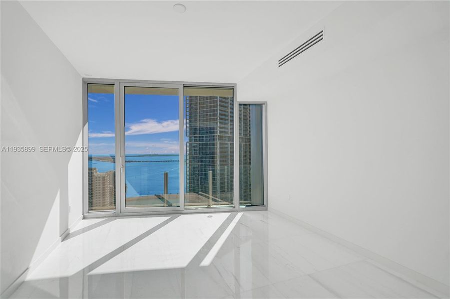 Spacious, unfurnished interior of a new home in , Miami (Image 48).