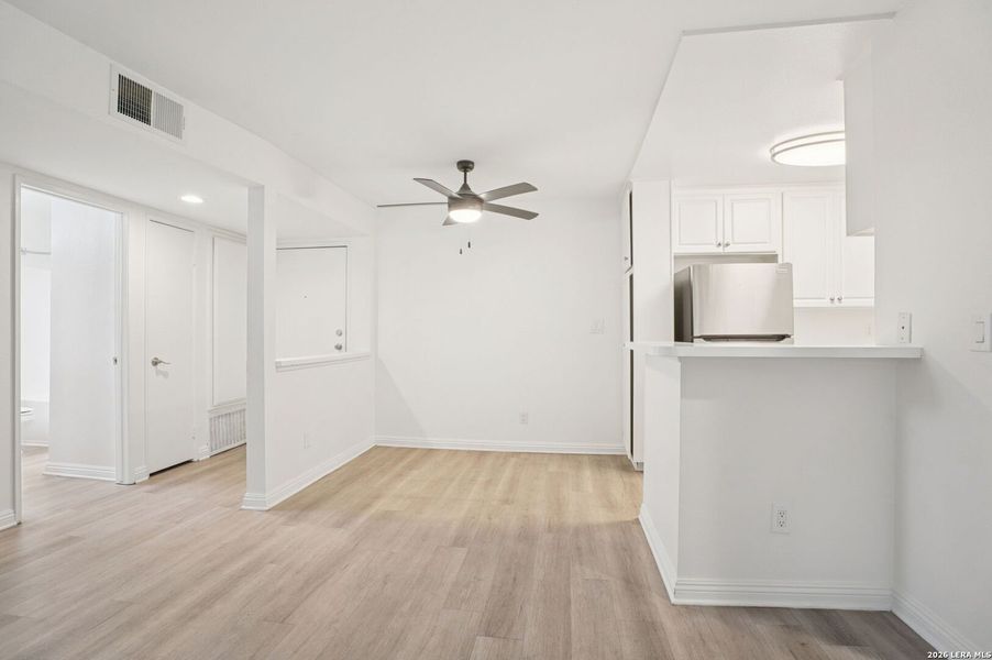 Spacious, unfurnished interior of a new home in Lark Canyon, New Braunfels (Image 42).