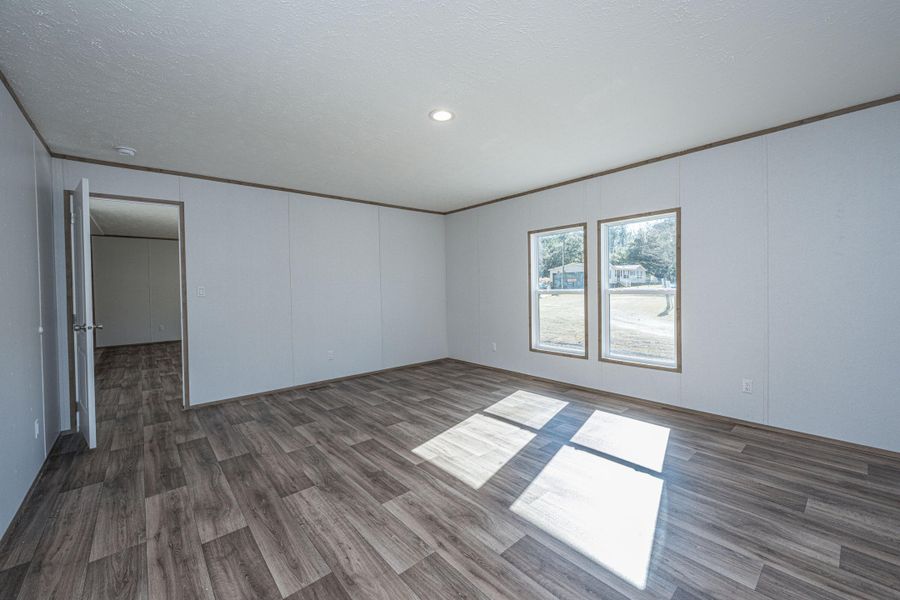 Spacious, unfurnished interior of a new home in , Summerville (Image 37).