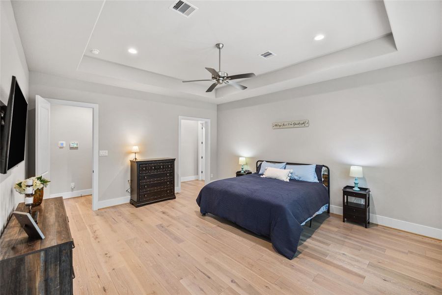 Furnished interior view inside a new home in Ridgelake Shores, Montgomery (Image 36).