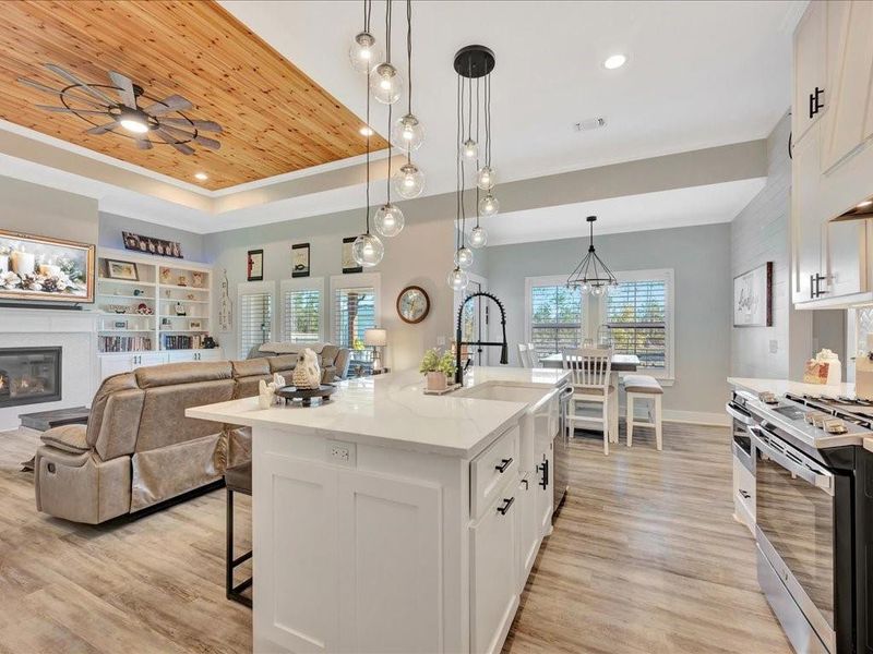 Furnished interior view inside a new home in , Diboll (Image 7).