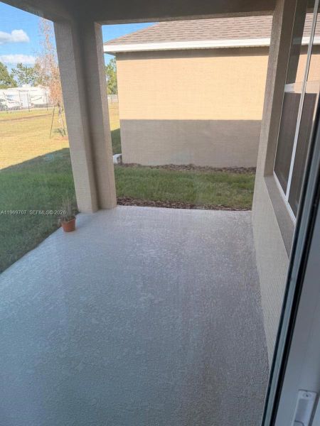 Exterior details and patio area of a home in , Lake Wales (Image 3).