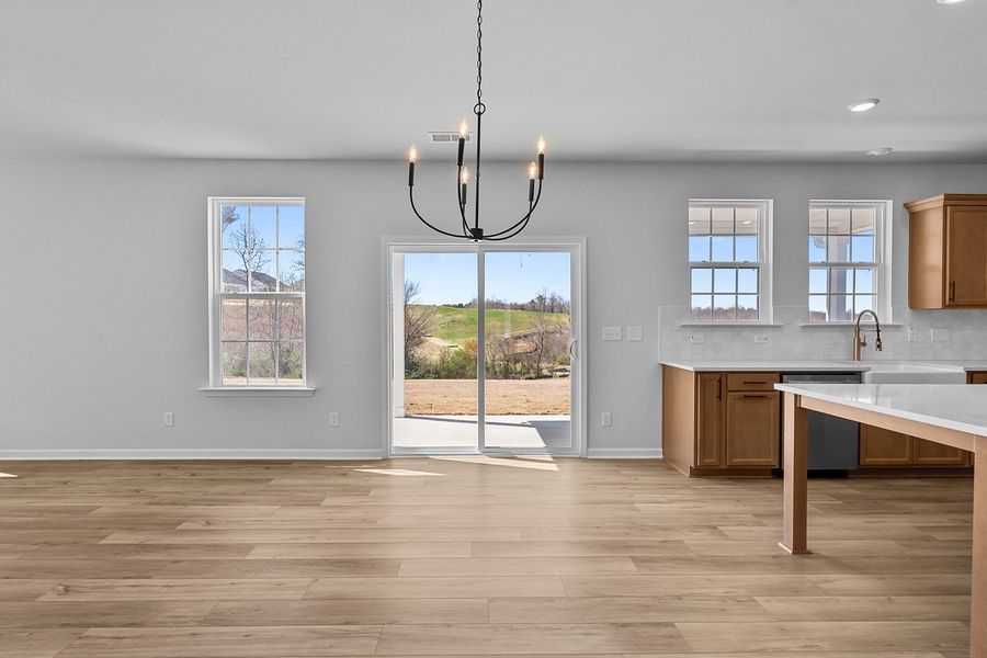 Spacious, unfurnished interior of a new home in Fieldstone, Lexington (Image 34).
