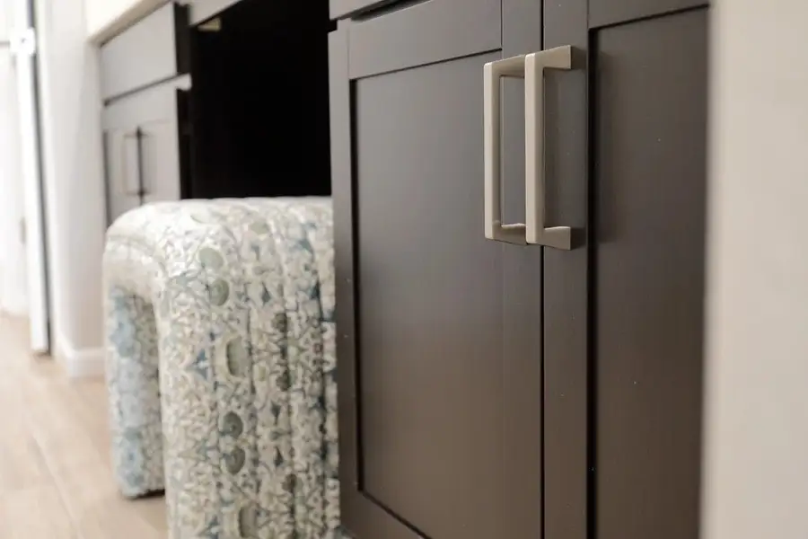 Representative furnished interior of a home built from the Jade by Ashton Woods in Sol at Amarillo Creek, Maricopa (Image 10).