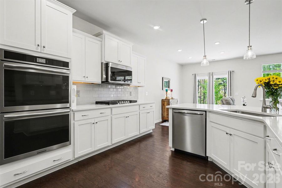 Double ovens with air fryer and convection capability