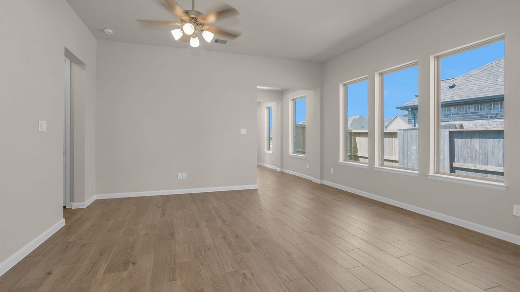 Spacious, unfurnished interior of a new home in Meridiana, Manvel (Image 8).