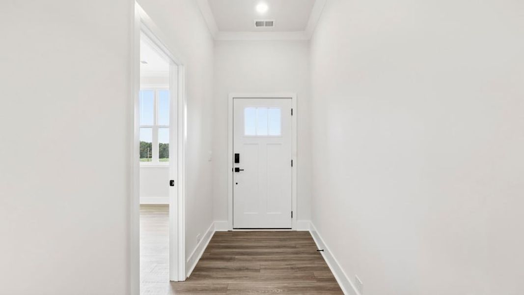 Spacious, unfurnished interior of a new home in Sycamore Cove, Woodruff (Image 19).
