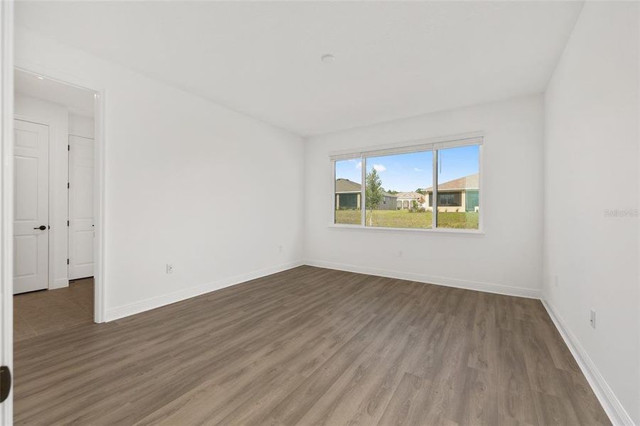 Spacious, unfurnished interior of a new home in , Ocala (Image 32).